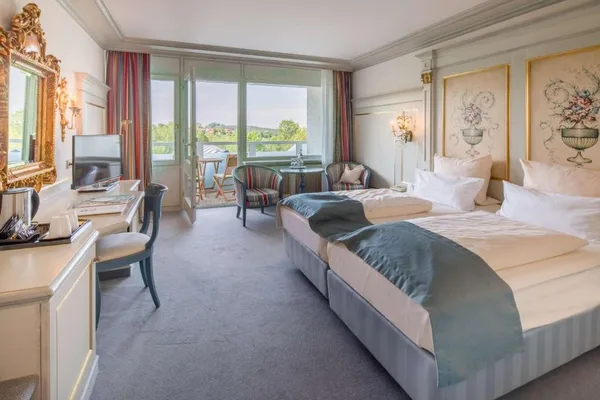 Superior-Doppelzimmer mit Balkon im Sure Hotel Rhön Garden